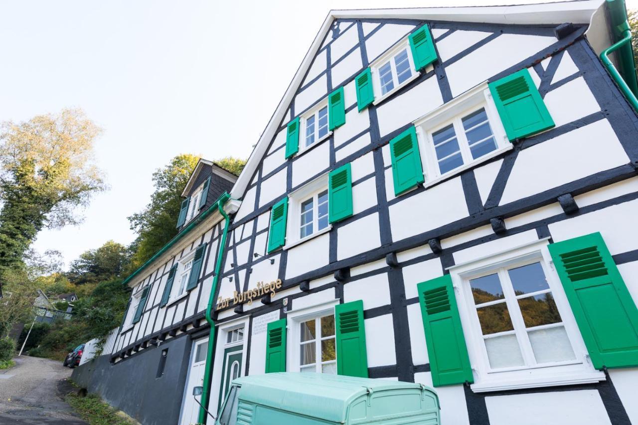 Zur Burgstiege Hotel Solingen Exterior photo